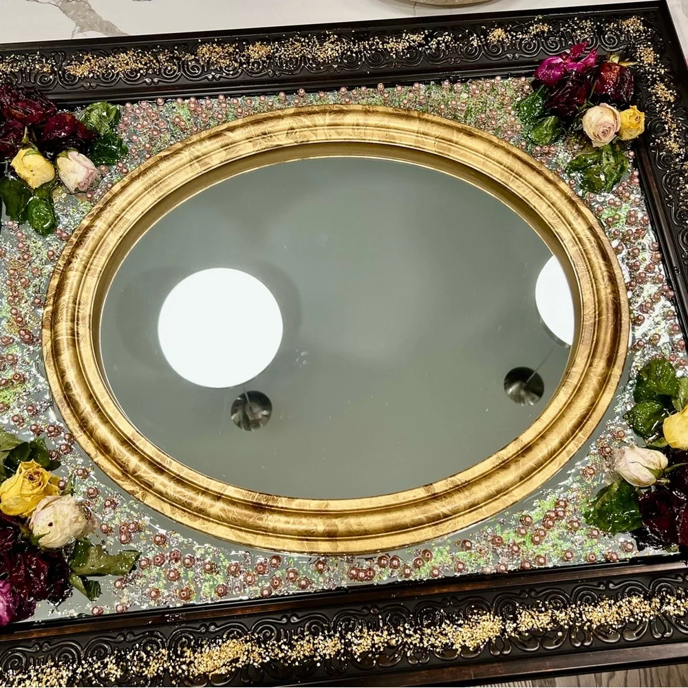 Exclusive‼️ Ornate Oval Mirror with Floral Accents